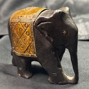 Wood Elephant Vtg Figurine Brass Saddle Blanket Detail‎ Home Decor Accent Piece